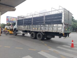 Cứu hộ xe VOVOL gặp tai nạn - Cứu hộ Mai Dịch tự hòa mang lại những dịch vụ hộ giao thông uy tín chuyên nghiệp số 1 Miền Bắc. Khi gặp sự cố hãy liên hệ với chúng tôi ngay để được cứu hộ nhanh chóng an toàn với chi phí tốt nhất.