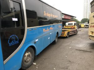 Cứu hộ xe khách 48 chỗ ngồi về GARA sữa chữa